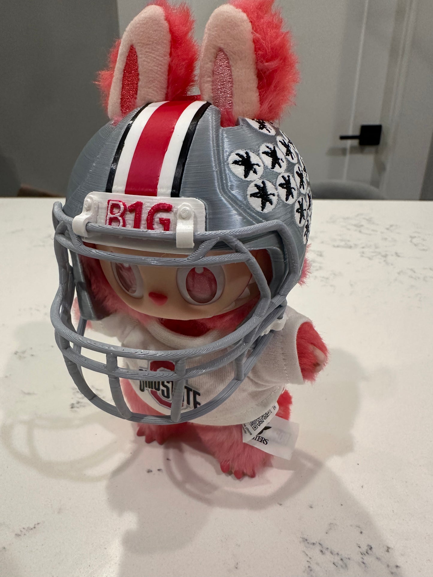 THE MONSTERS - Big Into Energy Vinyl Face "Ohio State Buckeys" Labubu