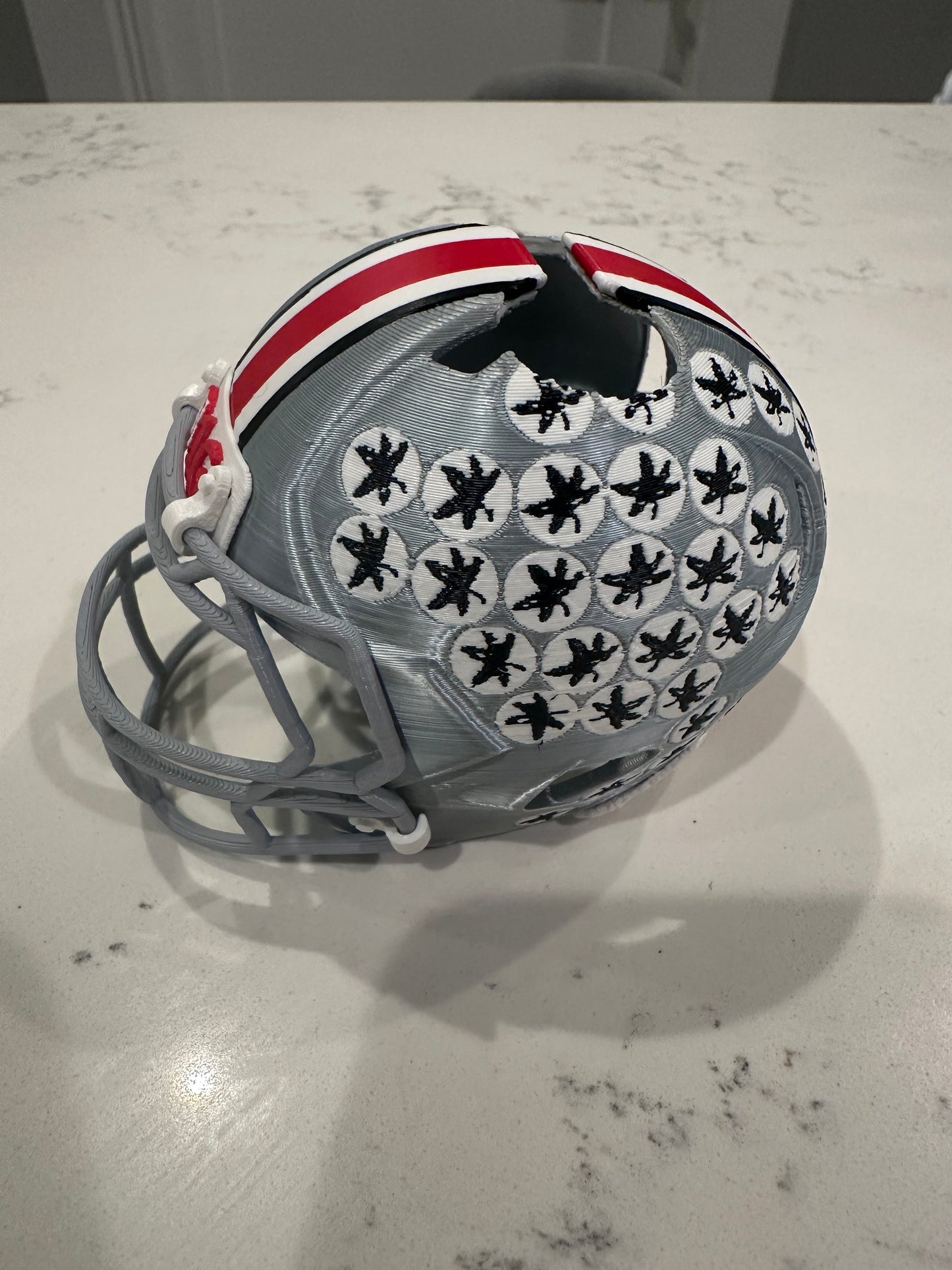 THE MONSTERS - Big Into Energy Vinyl Face "Ohio State Buckeys" Labubu